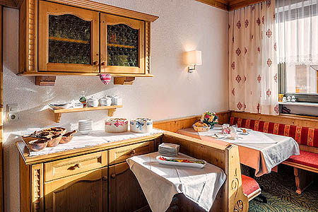 Appartements Ferienwohnungen Komfortzimmer im Haus Chrysanth in Serfaus  am Sonnenplateau