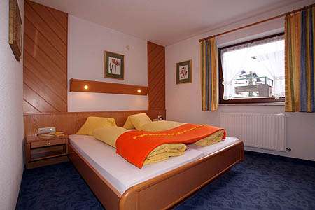 Appartements Ferienwohnungen Komfortzimmer im Haus Chrysanth in Serfaus  am Sonnenplateau